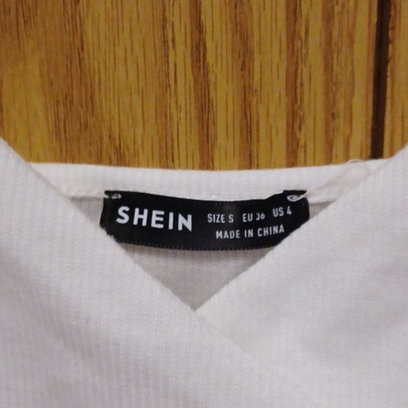 White SHEIN crop - Picture 3 of 3